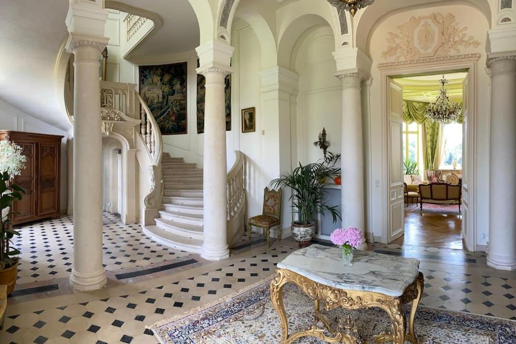 Chateau Du Maurier La Fontaine-Saint-Martin Exterior photo