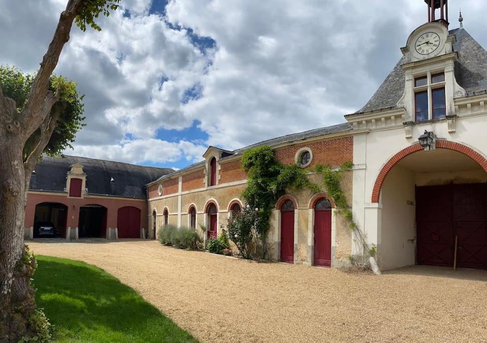 Chateau Du Maurier La Fontaine-Saint-Martin Exterior photo